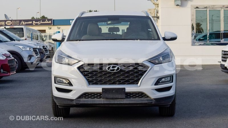 Big with watermark hyundai tucson estuaire import dubai 6001