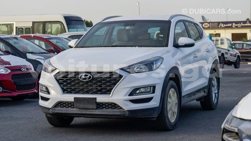 Big with watermark hyundai tucson estuaire import dubai 6001