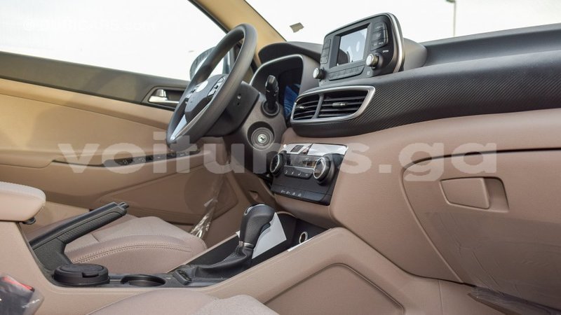 Big with watermark hyundai tucson estuaire import dubai 6001