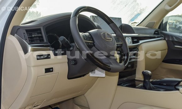 Acheter Import Voiture Lexus LX Blanc à Import - Dubai, Estuaire Acheter Import Voiture Lexus LX Blanc à Import - Dubai, Estuaire