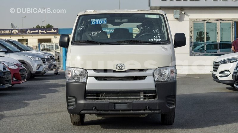 Big with watermark toyota hiace estuaire import dubai 6006