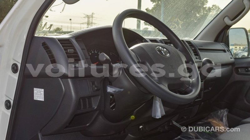 Big with watermark toyota hiace estuaire import dubai 6006