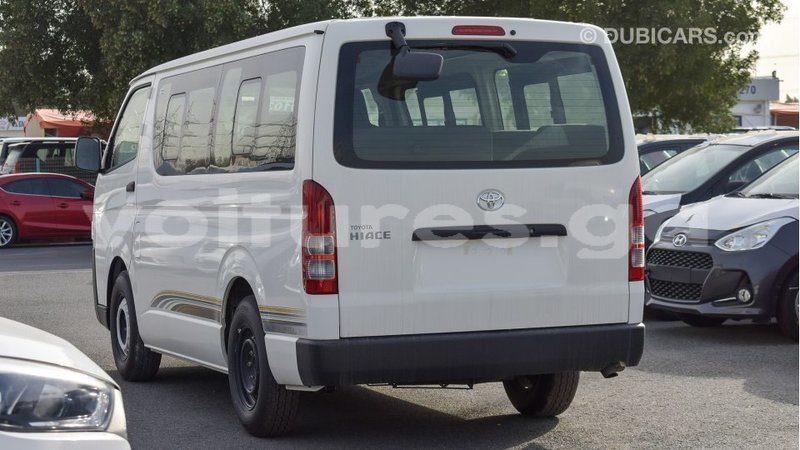 Big with watermark toyota hiace estuaire import dubai 6006