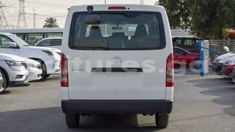 Big with watermark toyota hiace estuaire import dubai 6006