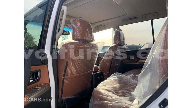 Big with watermark mitsubishi pajero estuaire import dubai 6007