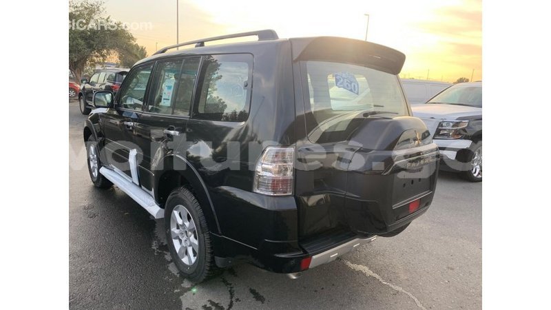 Big with watermark mitsubishi pajero estuaire import dubai 6008