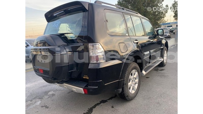 Big with watermark mitsubishi pajero estuaire import dubai 6008