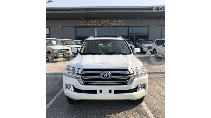 Big with watermark toyota land cruiser estuaire import dubai 6009