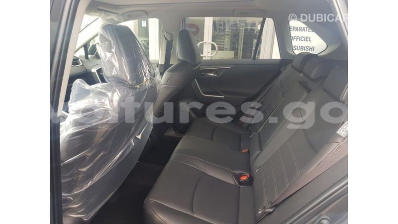Big with watermark toyota rav4 estuaire import dubai 6014