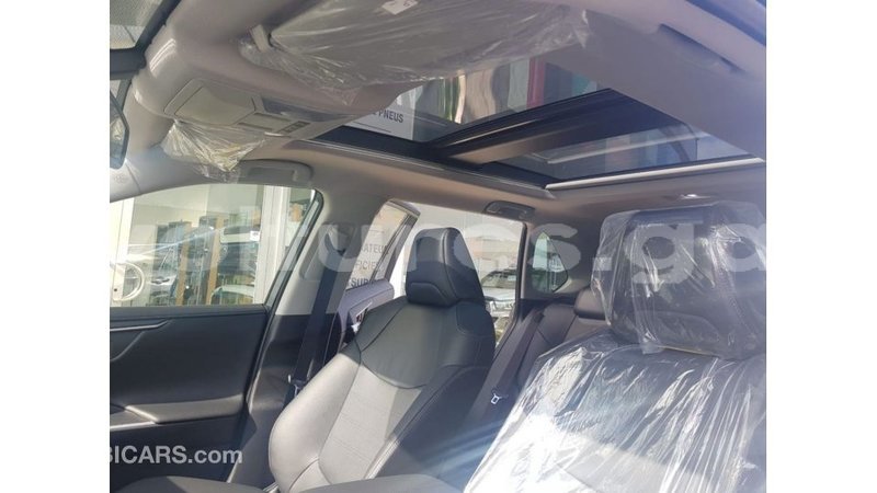 Big with watermark toyota rav4 estuaire import dubai 6014