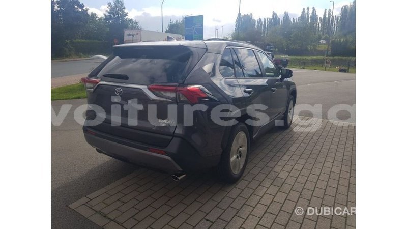 Big with watermark toyota rav4 estuaire import dubai 6014
