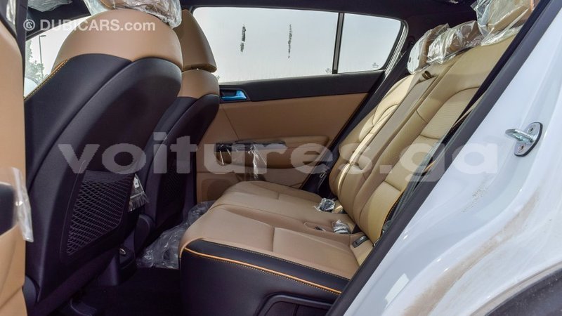 Big with watermark kia sportage estuaire import dubai 6016