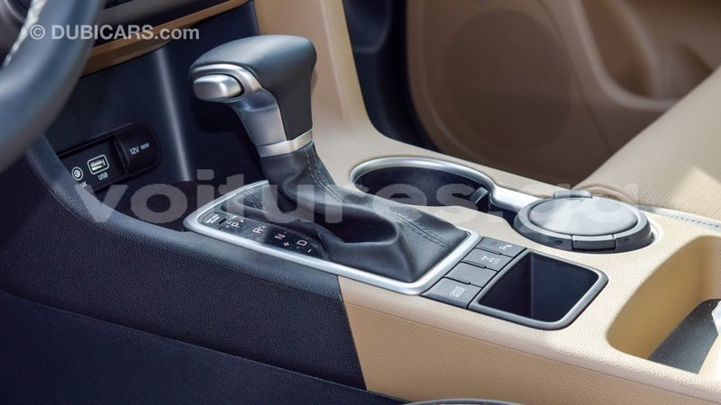 Big with watermark kia sportage estuaire import dubai 6016