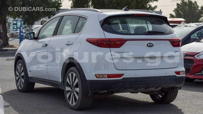 Big with watermark kia sportage estuaire import dubai 6016