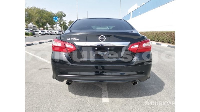 Big with watermark nissan altima estuaire import dubai 6019