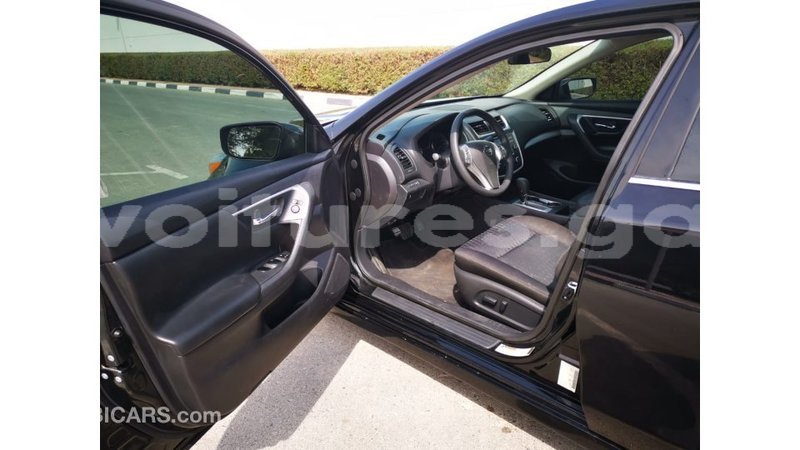 Big with watermark nissan altima estuaire import dubai 6019