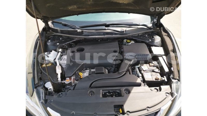 Big with watermark nissan altima estuaire import dubai 6019