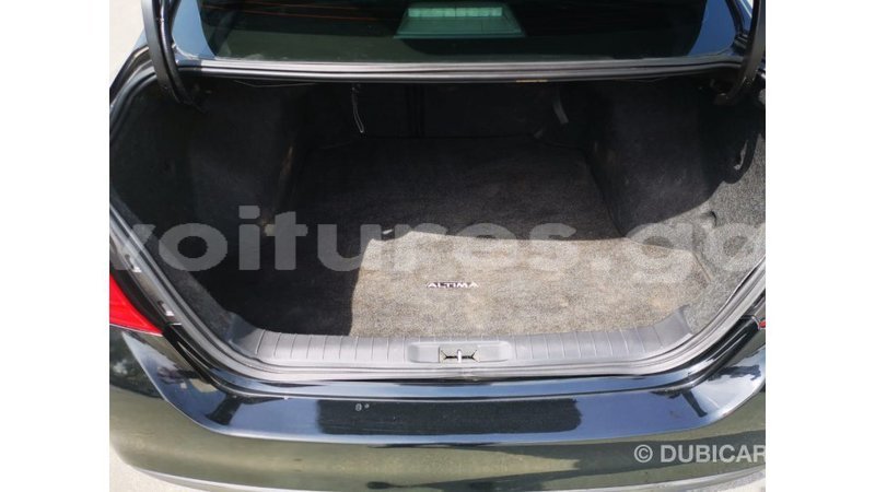 Big with watermark nissan altima estuaire import dubai 6019