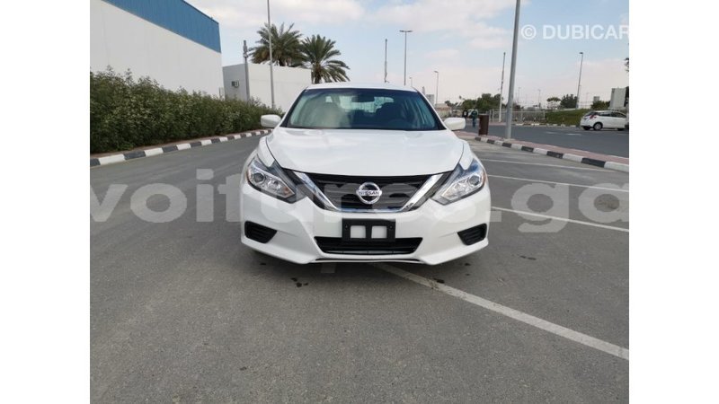 Big with watermark nissan altima estuaire import dubai 6020