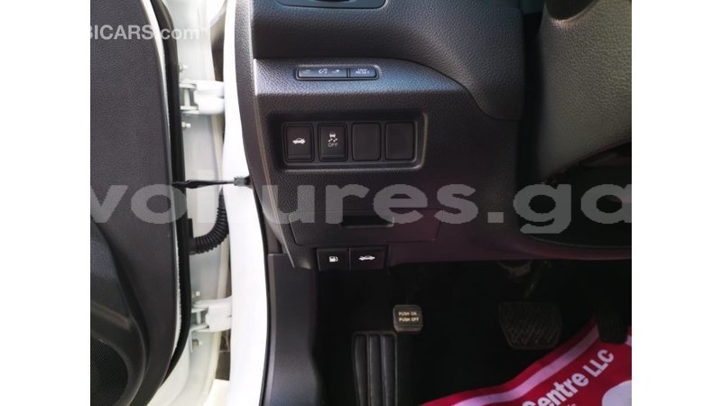 Big with watermark nissan altima estuaire import dubai 6020