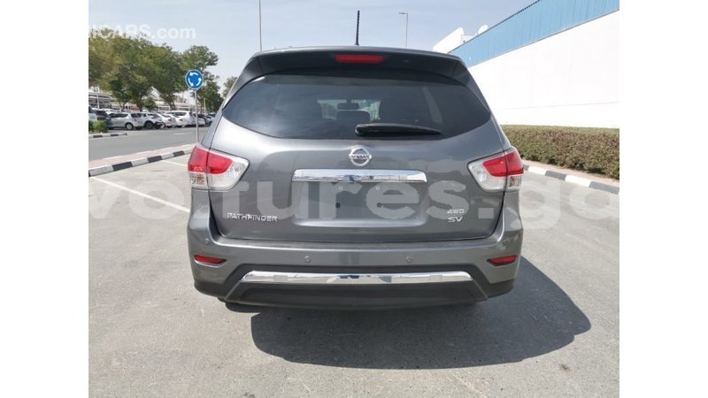 Big with watermark nissan pathfinder estuaire import dubai 6022