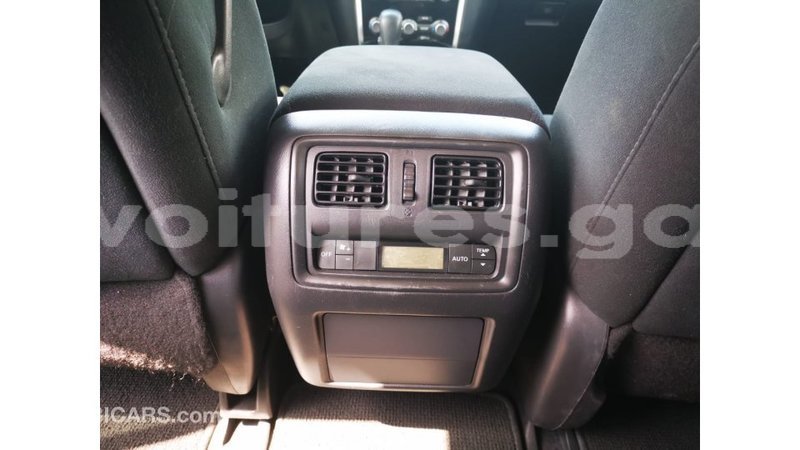 Big with watermark nissan pathfinder estuaire import dubai 6022