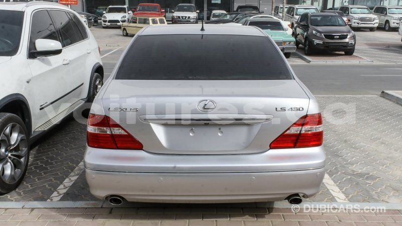 Big with watermark lexus ls estuaire import dubai 6023