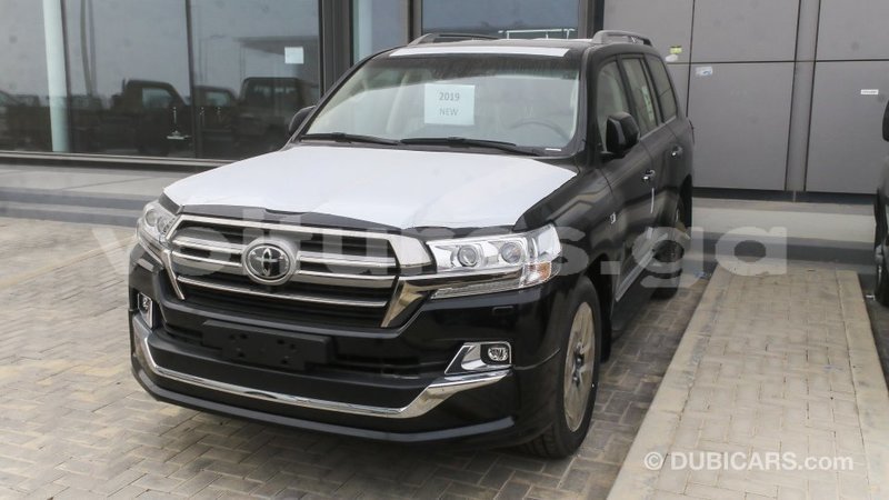 Big with watermark toyota land cruiser estuaire import dubai 6024