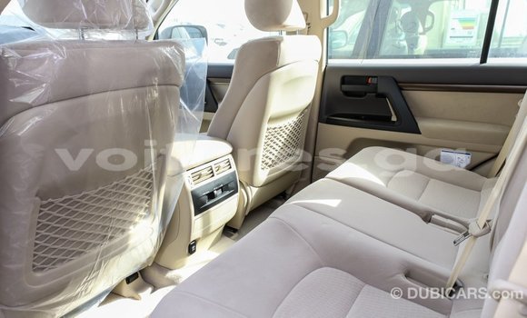 Acheter Import Voiture Toyota Land Cruiser Blanc à Import - Dubai, Estuaire Acheter Import Voiture Toyota Land Cruiser Blanc à Import - Dubai, Estuaire
