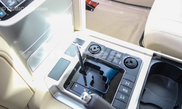 Acheter Import Voiture Toyota Land Cruiser Blanc à Import - Dubai, Estuaire Acheter Import Voiture Toyota Land Cruiser Blanc à Import - Dubai, Estuaire