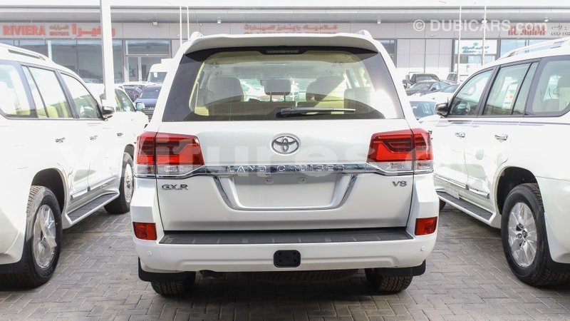 Big with watermark toyota land cruiser estuaire import dubai 6025