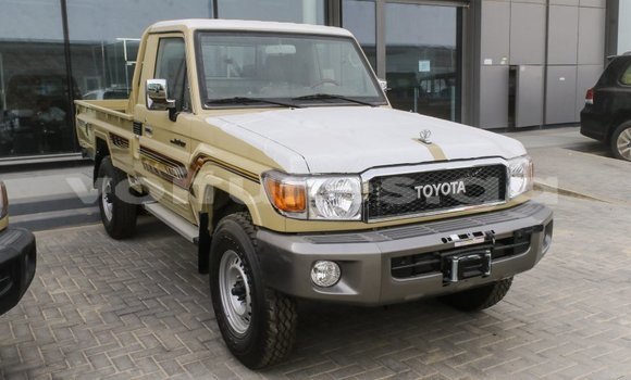Acheter Import Voiture Toyota Land Cruiser Beige à Import - Dubai, Estuaire Acheter Import Voiture Toyota Land Cruiser Beige à Import - Dubai, Estuaire