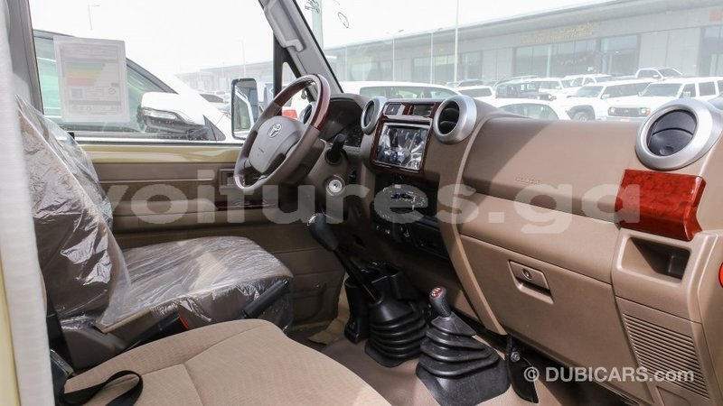 Big with watermark toyota land cruiser estuaire import dubai 6026