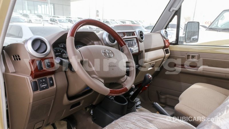 Big with watermark toyota land cruiser estuaire import dubai 6027