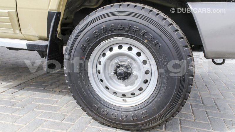 Big with watermark toyota land cruiser estuaire import dubai 6027