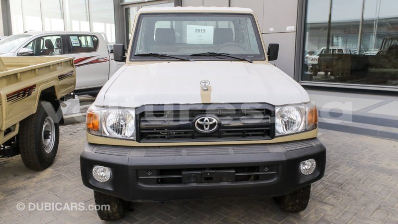 Big with watermark toyota land cruiser estuaire import dubai 6028