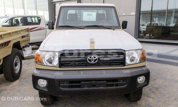 Acheter Import Voiture Toyota Land Cruiser Beige à Import - Dubai, Estuaire Acheter Import Voiture Toyota Land Cruiser Beige à Import - Dubai, Estuaire