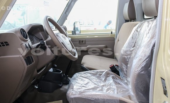 Acheter Import Voiture Toyota Land Cruiser Beige à Import - Dubai, Estuaire Acheter Import Voiture Toyota Land Cruiser Beige à Import - Dubai, Estuaire