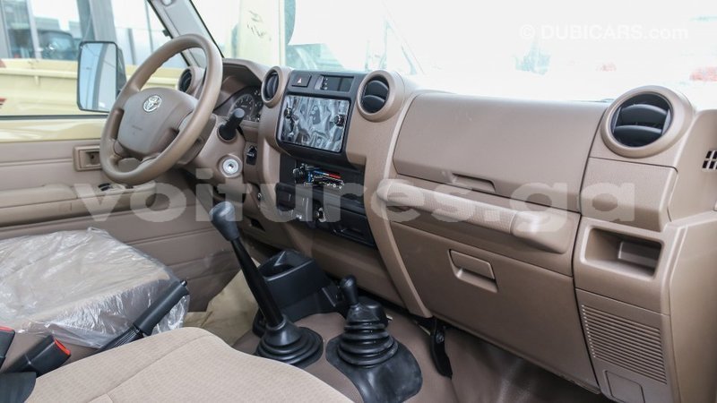 Big with watermark toyota land cruiser estuaire import dubai 6028