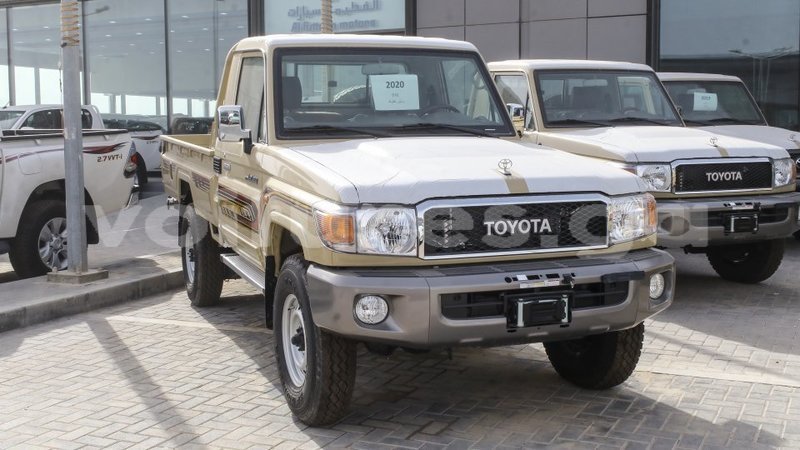 Big with watermark toyota land cruiser estuaire import dubai 6029