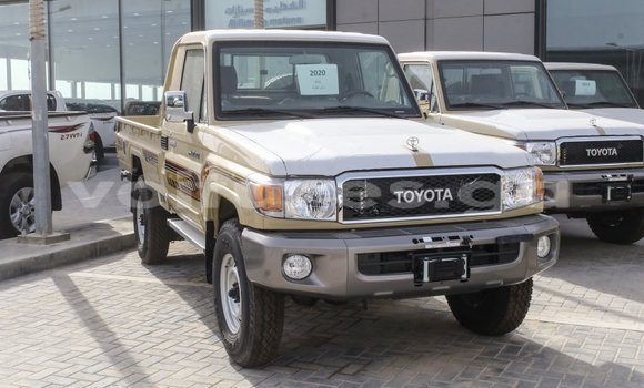 Acheter Import Voiture Toyota Land Cruiser Beige à Import - Dubai, Estuaire Acheter Import Voiture Toyota Land Cruiser Beige à Import - Dubai, Estuaire