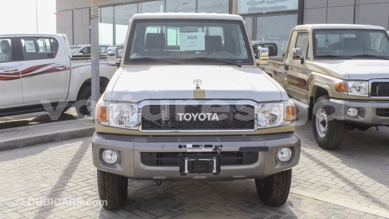 Big with watermark toyota land cruiser estuaire import dubai 6029