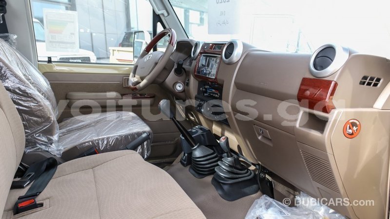 Big with watermark toyota land cruiser estuaire import dubai 6029