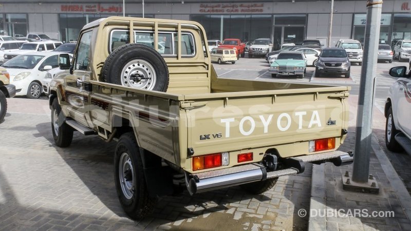 Big with watermark toyota land cruiser estuaire import dubai 6029