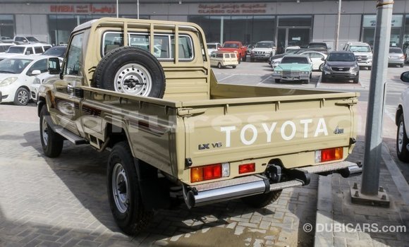 Acheter Import Voiture Toyota Land Cruiser Beige à Import - Dubai, Estuaire Acheter Import Voiture Toyota Land Cruiser Beige à Import - Dubai, Estuaire