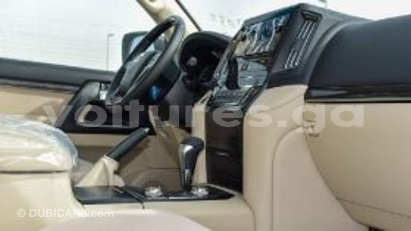 Big with watermark toyota land cruiser estuaire import dubai 6030