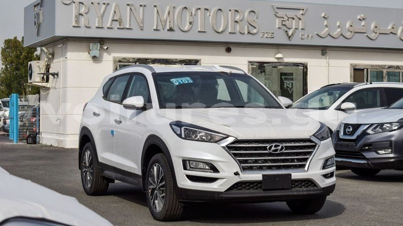 Big with watermark hyundai tucson estuaire import dubai 6032