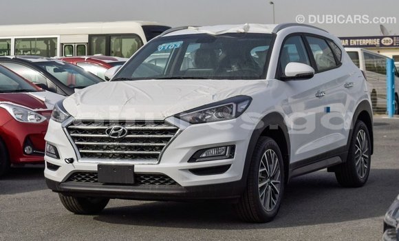 Acheter Import Voiture Hyundai Tucson Blanc à Import - Dubai, Estuaire Acheter Import Voiture Hyundai Tucson Blanc à Import - Dubai, Estuaire