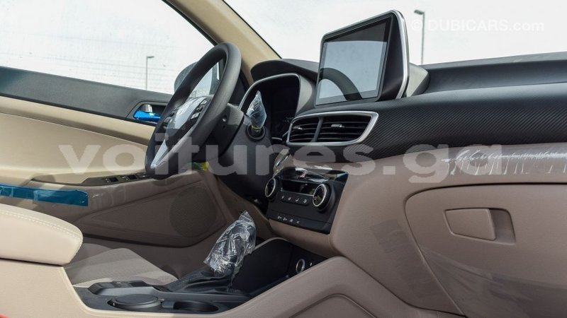 Big with watermark hyundai tucson estuaire import dubai 6032