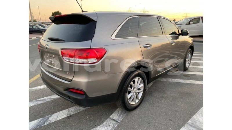 Big with watermark kia sorento estuaire import dubai 6033